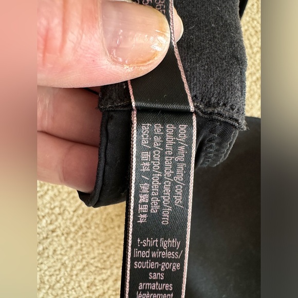 Victoria Secret lightly lined bra wireless 36DD EUC!!! - Picture 3 of 7